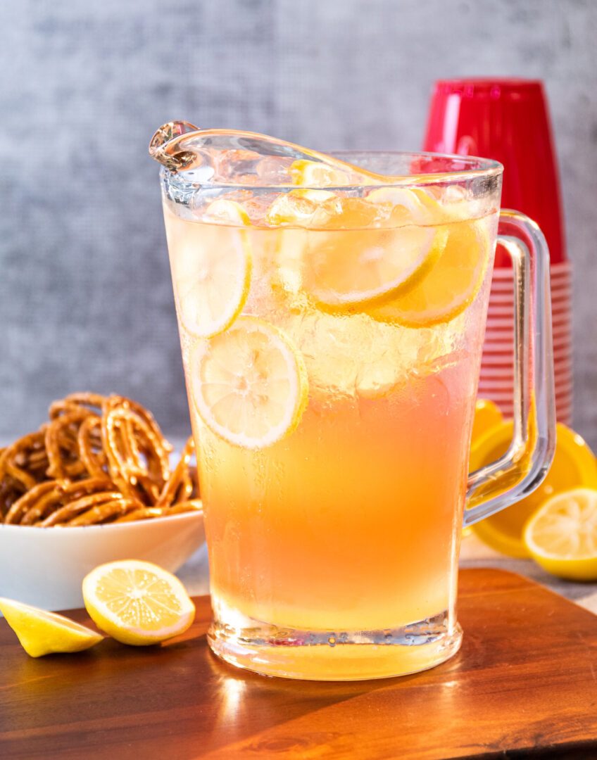 Recette cocktail Pichet de limonade, fait avec le cocktail à la vodka framboise et mûre Noroi
