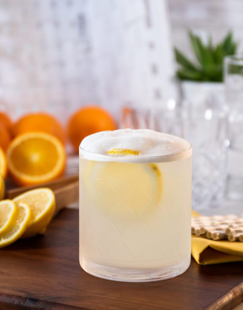 Cocktail Le roi du nord, fait à partir de la liqueur d'orange Noroi Cocktail Le Roi du Nord, made with Noroi's orange liqueur.