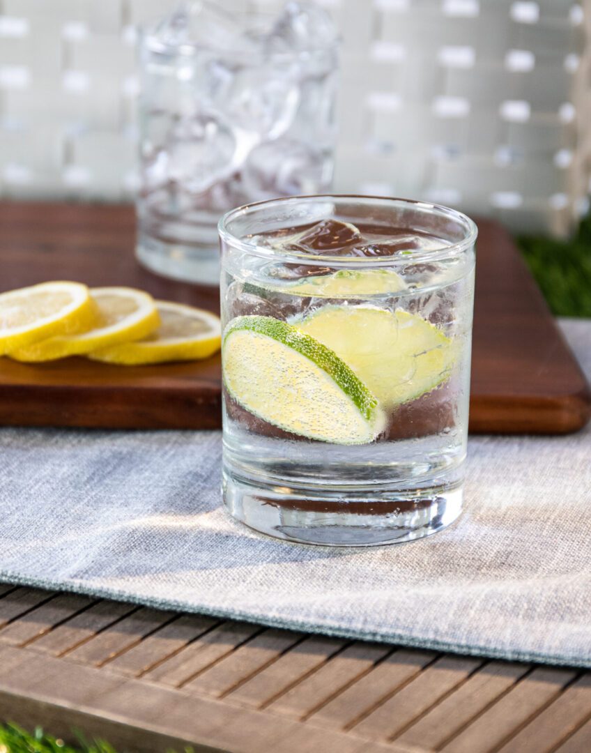 Vodka soda Noroi servi dans un verre Noroi'z vodka soda served in a glass