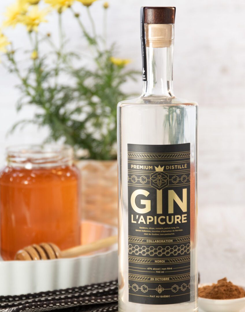 Bouteille de Gin au miel Noroi