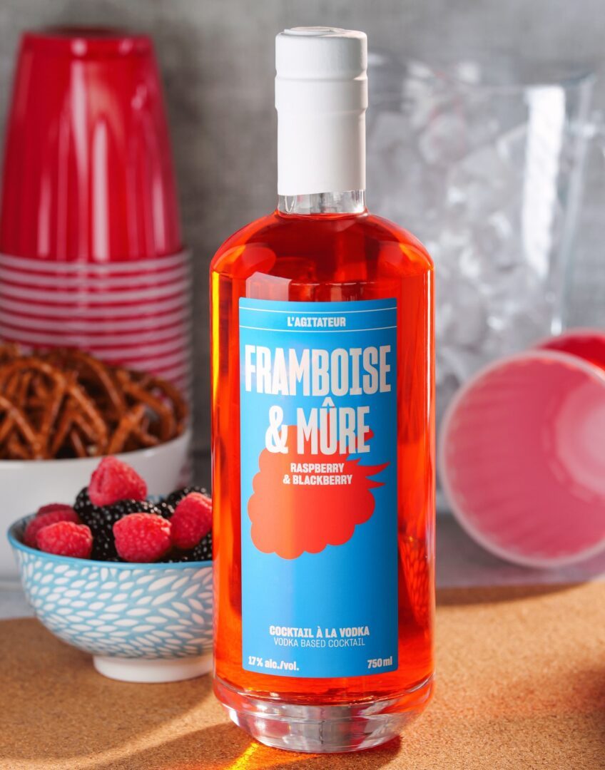 Cocktail à la vodka framboise & mûre Noroi